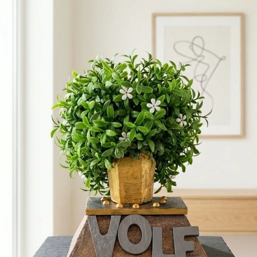 Objet décoratif artisanal "vole" – doré et végétal – pièce unique