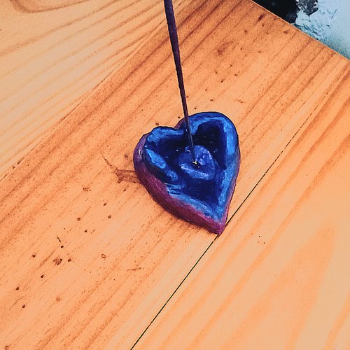 Support à encens.  thème de l'amour
