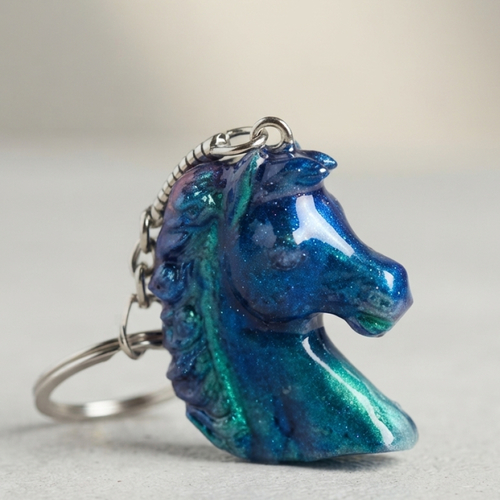 Porte-clés artisanal "cheval iridescent" – pièce  unique faite main