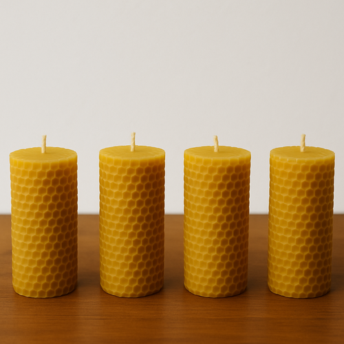 Bougies artisanales en cire d’abeille – coffret de 4 bougies alvéolées