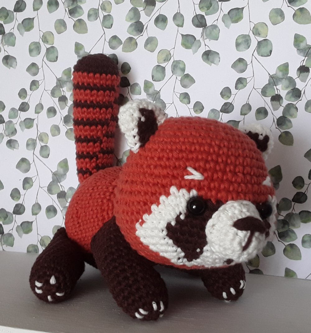 Doudou panda au crochet