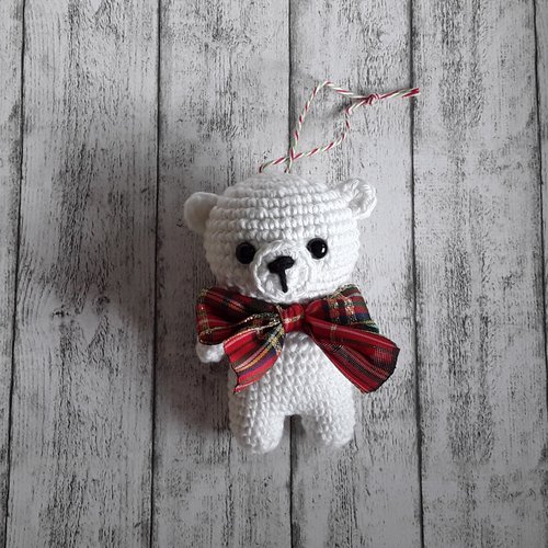 Decoration ourson blanc au crochet, décoration de noël au crochet