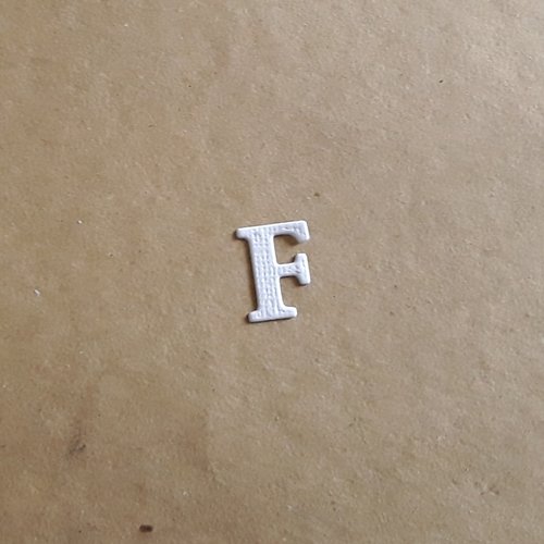 Découpe lettre majuscule alphabet en papier, lettre f,  1,7 cm 