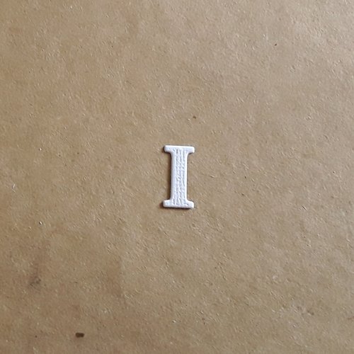 Découpe lettre majuscule alphabet en papier, lettre i,  1,7 cm 
