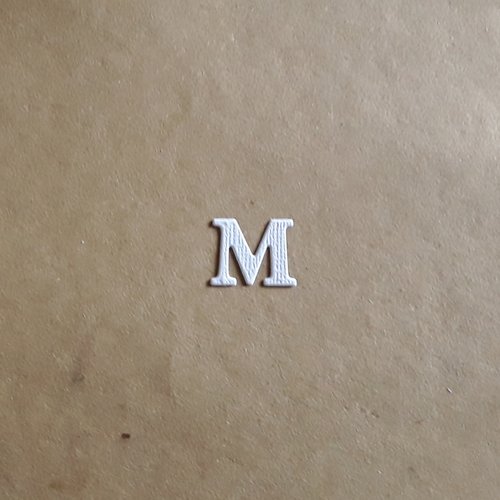 Découpe lettre majuscule alphabet en papier, lettre m,  1,7 cm 