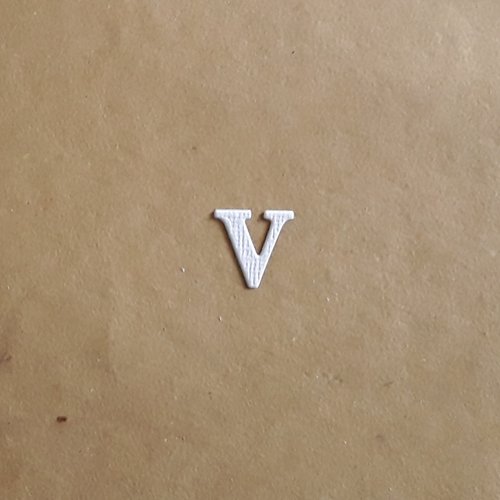 Découpe lettre majuscule alphabet en papier, lettre v,  1,7 cm 
