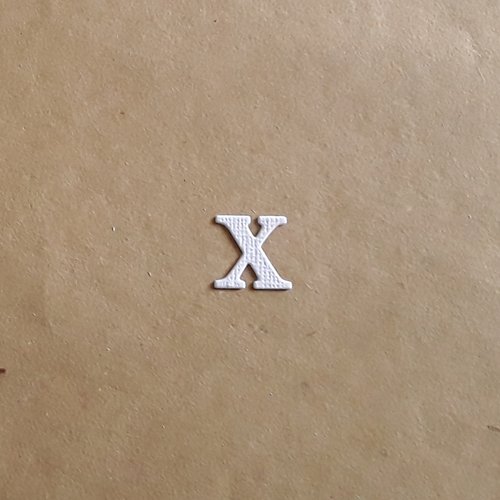 Découpe lettre majuscule alphabet en papier, lettre x,  1,7 cm 