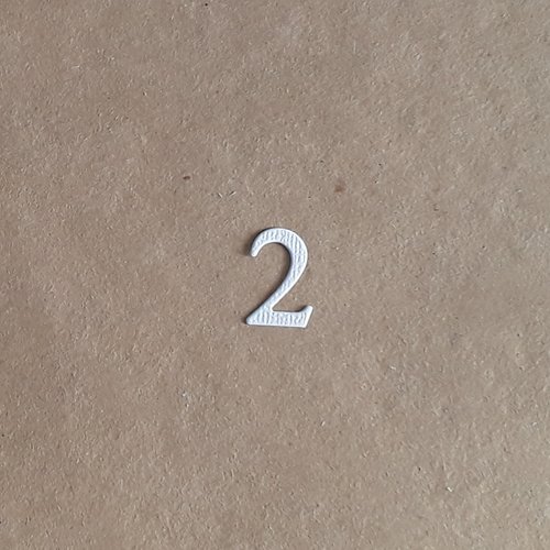Découpe chiffre en papier, numéro 2,  2 cm 