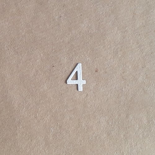 Découpe chiffre en papier, numéro 4,  2 cm 