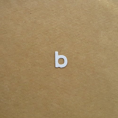 Découpe lettre minuscule alphabet en papier, lettre b,  1,4 cm 