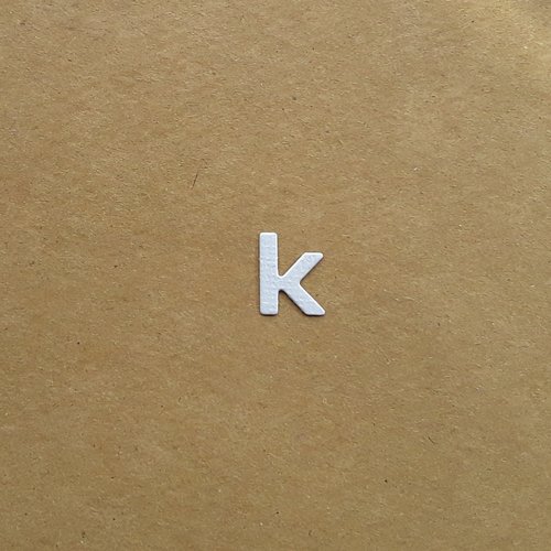 Découpe lettre minuscule alphabet en papier, lettre k,  1,4 cm 