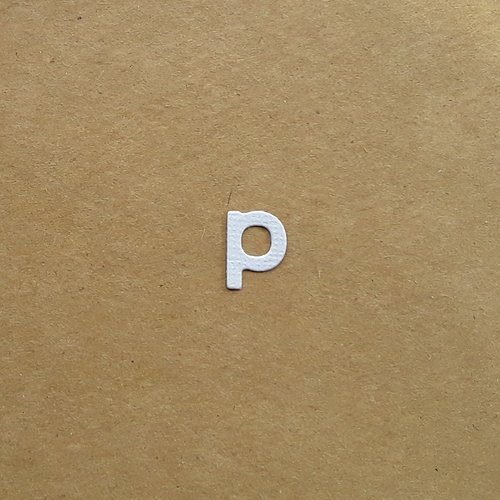 Découpe lettre minuscule alphabet en papier, lettre p,  1,4 cm 