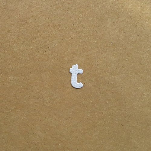 Découpe lettre minuscule alphabet en papier, lettre t,  1,4 cm 