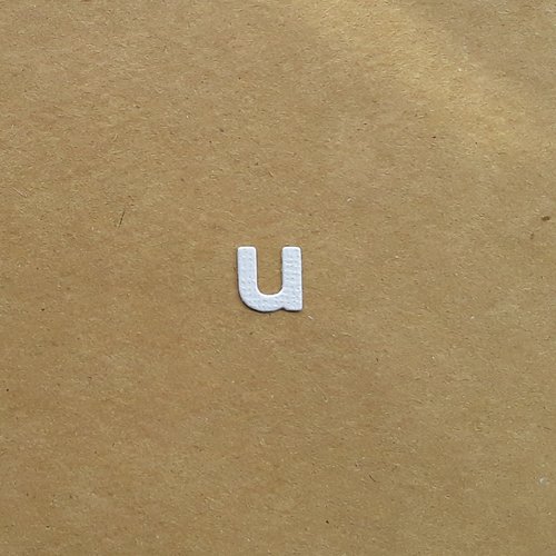 Découpe lettre minuscule alphabet en papier, lettre u,  1,1 cm 
