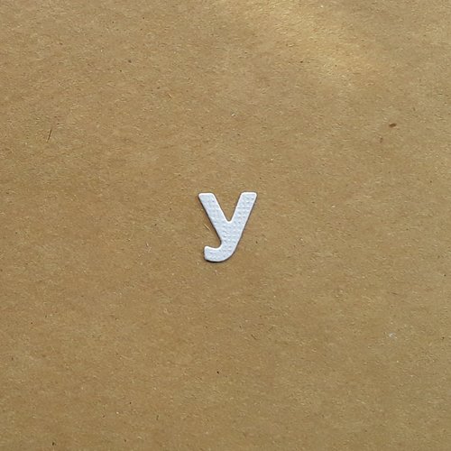 Découpe lettre minuscule alphabet en papier, lettre y,  1,4 cm 