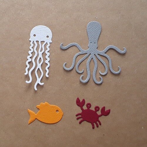 Découpes papier monde marin, méduse, pieuvre, poisson, crabe 