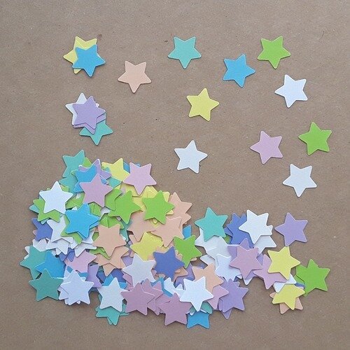 Lot de 200 découpes papier étoiles tons pastels, dimension 1,5cm 