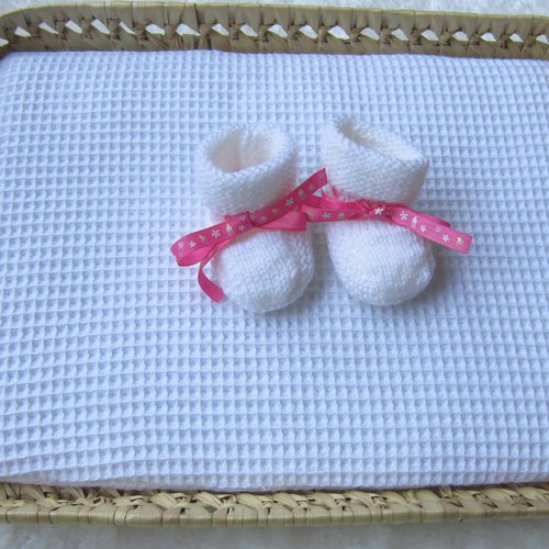 Chaussons 0/1 mois blancs/rose fuschia