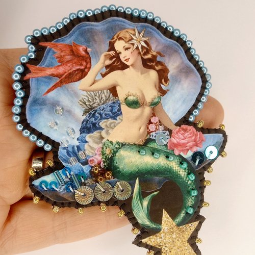 Broche "sirène"