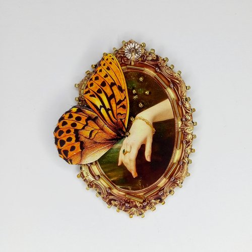 Broche "médaillon lâcher prise 2"