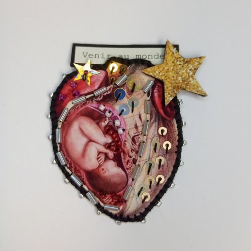 Broche " venir au monde"