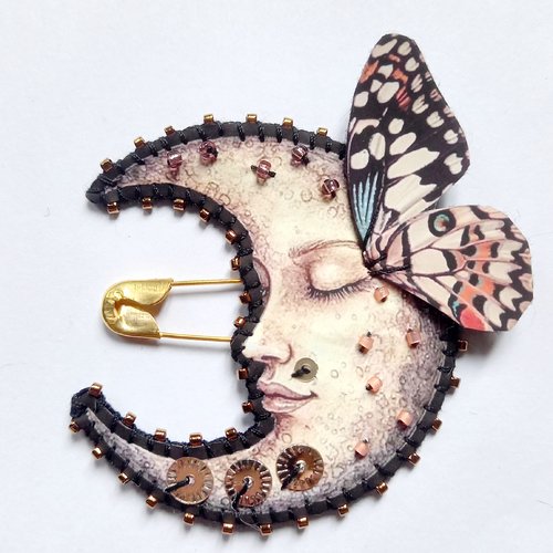 Broche "dans la lune"