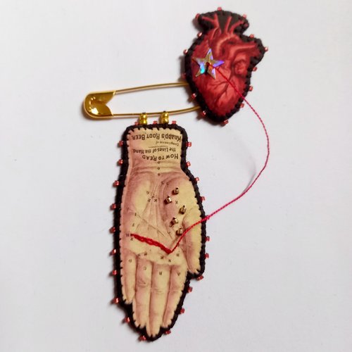 Broche "ligne de coeur"
