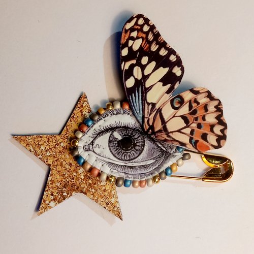 Broche "curieuse"