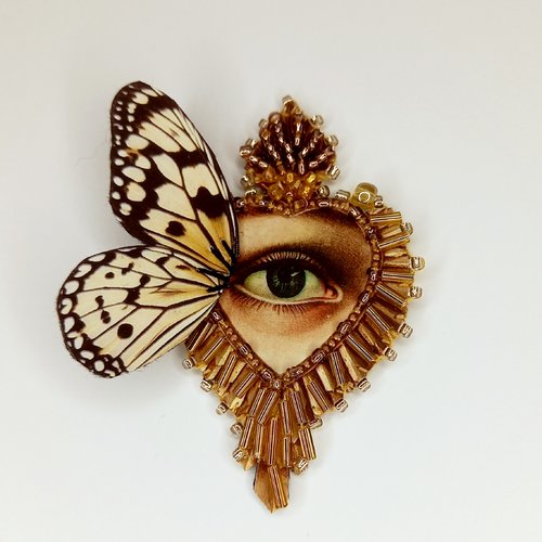 Broche "coeur sacré"