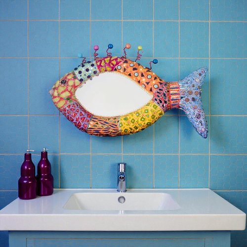 Poisson mosaïque en volume avec son miroir