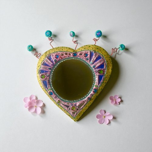 Miroir cœur turquoise et perles arc en ciel , 38 x 39 cm  pièce unique romantique