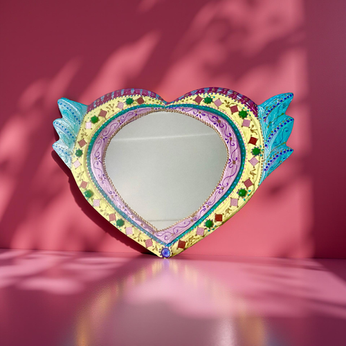 Cœur avec miroir aux ailes bleues, 38 x 28 cm, peinture et mosaïque ,romantique