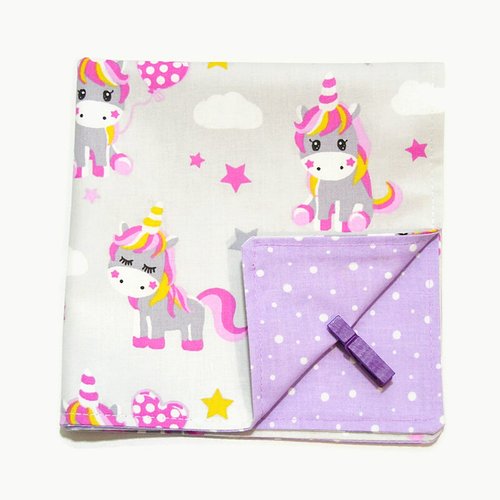 Serviette de table enfant pour la cantine maternelle ou primaire, motifs petites licornes