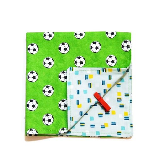 Serviette de cantine maternelle ou primaire motifs ballons de foot