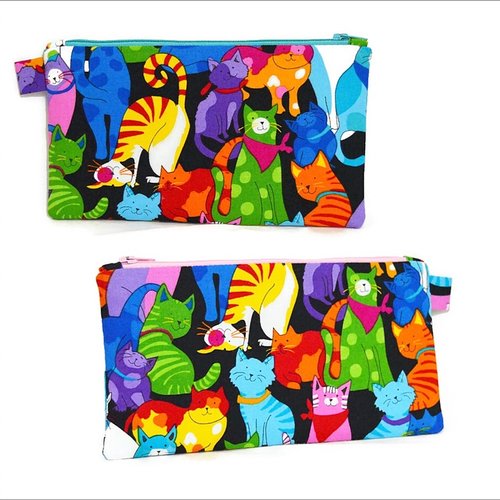 Trousse pour crayons ou  pochette pour sac à main, motifs petits chats colorés