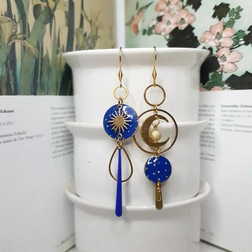 Boucles d'oreilles asymétriques "rendez-vous entre soleil et lune", papier washi, boucles japonisante, cadeau femme