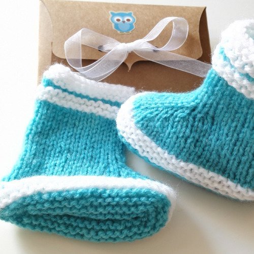Bottes chaussons bébé en laine bleu turquoise coffret box kraft cadeau mes premières bottes naissance baby shower