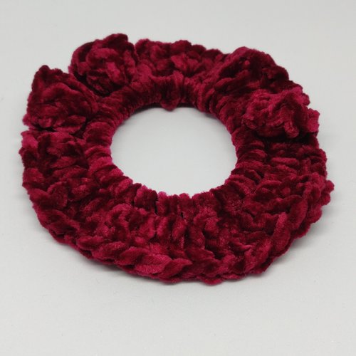 Chouchou scrunchies crochet velours rouge bordeaux féérique élastique à cheveux  idée cadeau féérique 