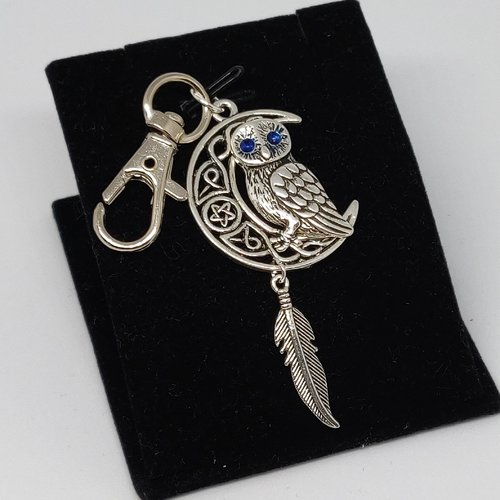 Porte clés hiboux pentacle argenté bleu inspiration monde magiquethe witcher féérique idée cadeau miss perles