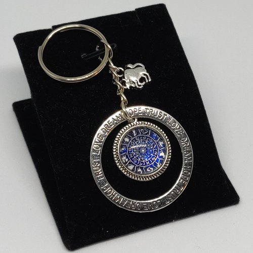Porte clés taureau signe astrologique constellation anneau gravé argenté bleu nuit féérique idée cadeau miss perles