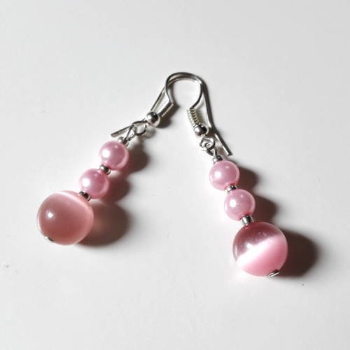 Boucles d'oreilles perles roses oeil de chat 