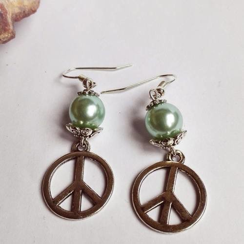 Boucles d'oreilles argentées antique vintage paix celtique perles vertes féériques outlander