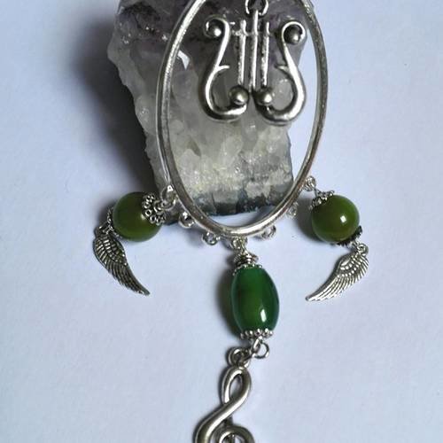 Collier argenté antique vintage mythologie grecque perles vertes féériques 