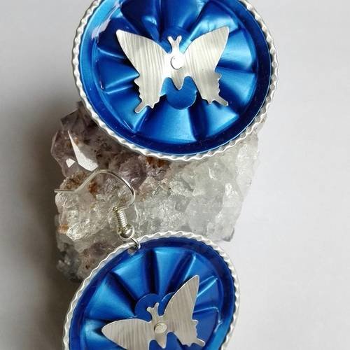 Bijoux boucles d'oreilles originales cabochons capsules de café nespresso couleur bleues électriques striées motifs papillons 