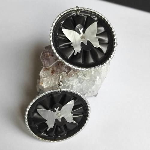 Boucles d'oreilles cabochons capsules nespresso couleur noires motifs papillons féériques 