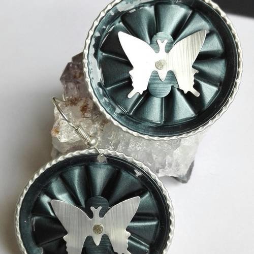 Boucles d'oreilles originales cabochons capsules de café nespresso couleur bleues motifs papillons féériques 