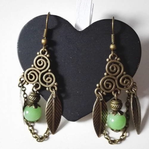 Boucles d'oreilles celtiques triskel bronze antique vert jade féérique idée cadeau miss perles