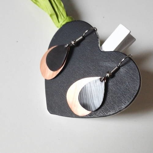Boucles d'oreilles gouttes d'eau nespresso noires et corail féériques version 2 