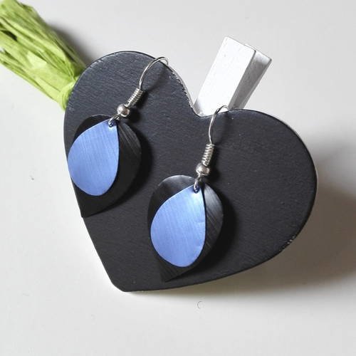 Boucles d'oreilles recyclées feuilles capsule de café graphiques plumes bleues bijou écologique zéro déchet idée cadeau femme