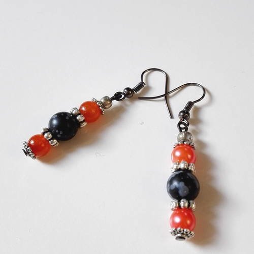 Boucles d'oreilles  perles noires et oranges féériques 